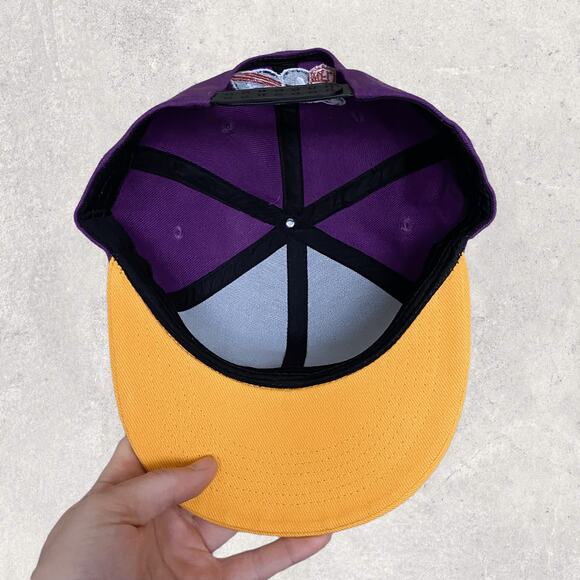 Lakers New Era Snapback Hat Rare Misprint NFL Logo on Back OSFA Purple Yellow - Picture 4 of 6